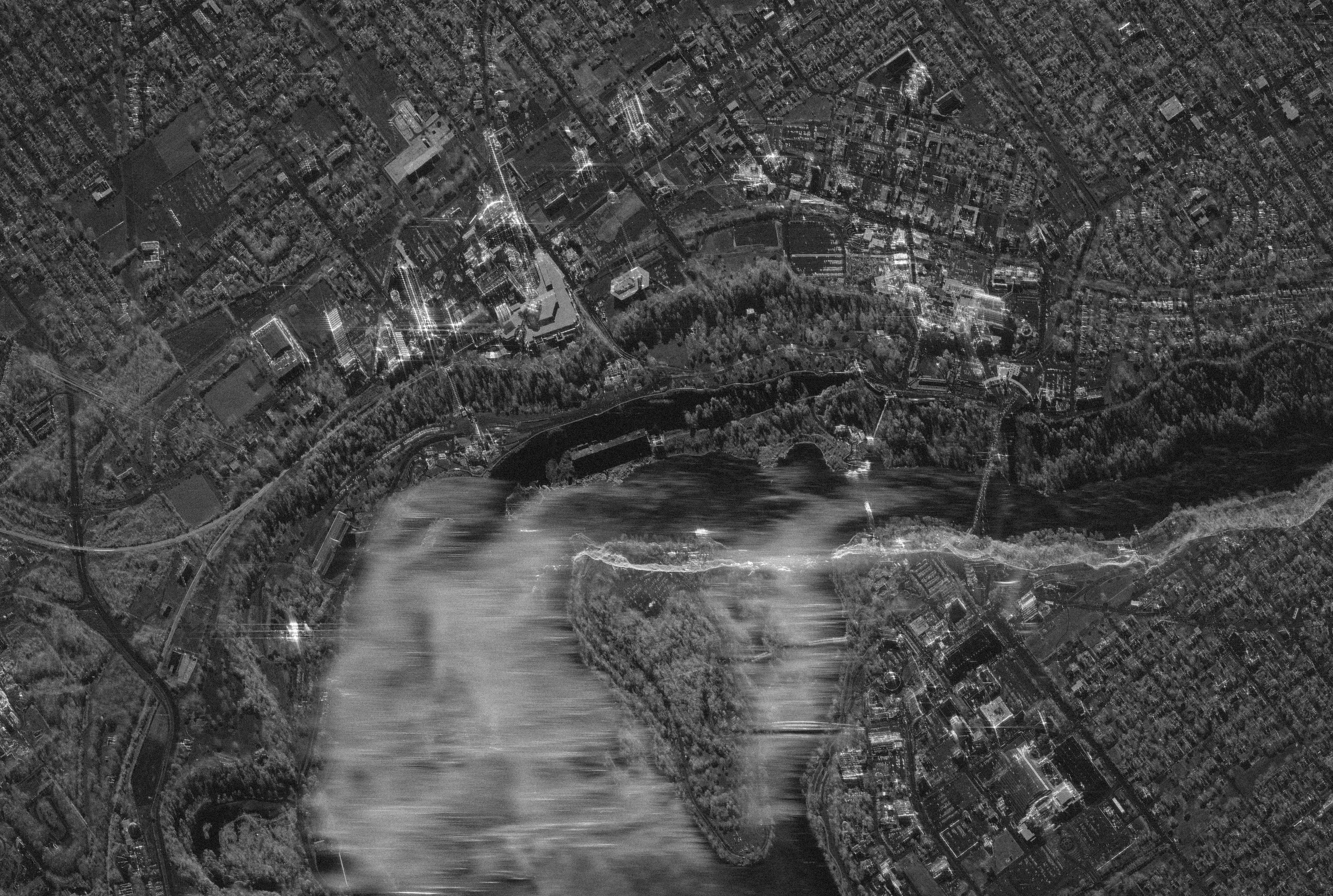 Umbra satellite image of Niagara Falls